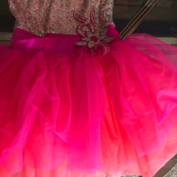 Dance dresses - Picture 7 of 8